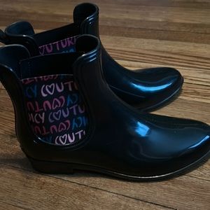 Juicy Couture Romance Graffiti rain Boots size 8